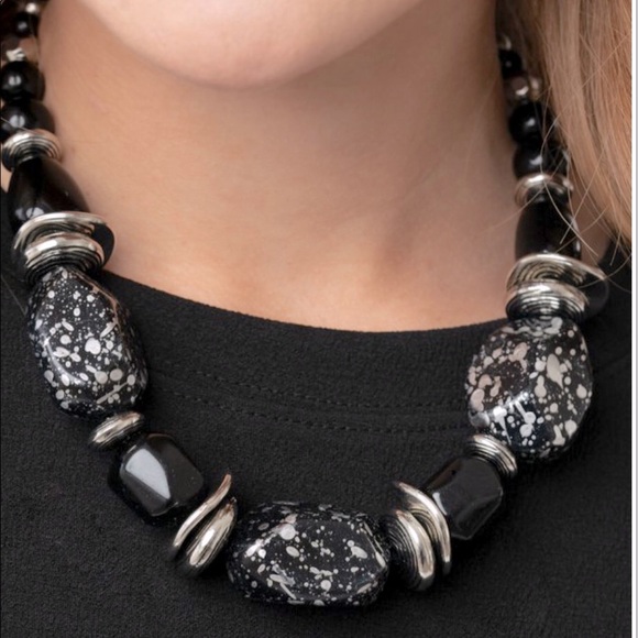 In Good Glazes - Black Necklace - Picture 1 of 3